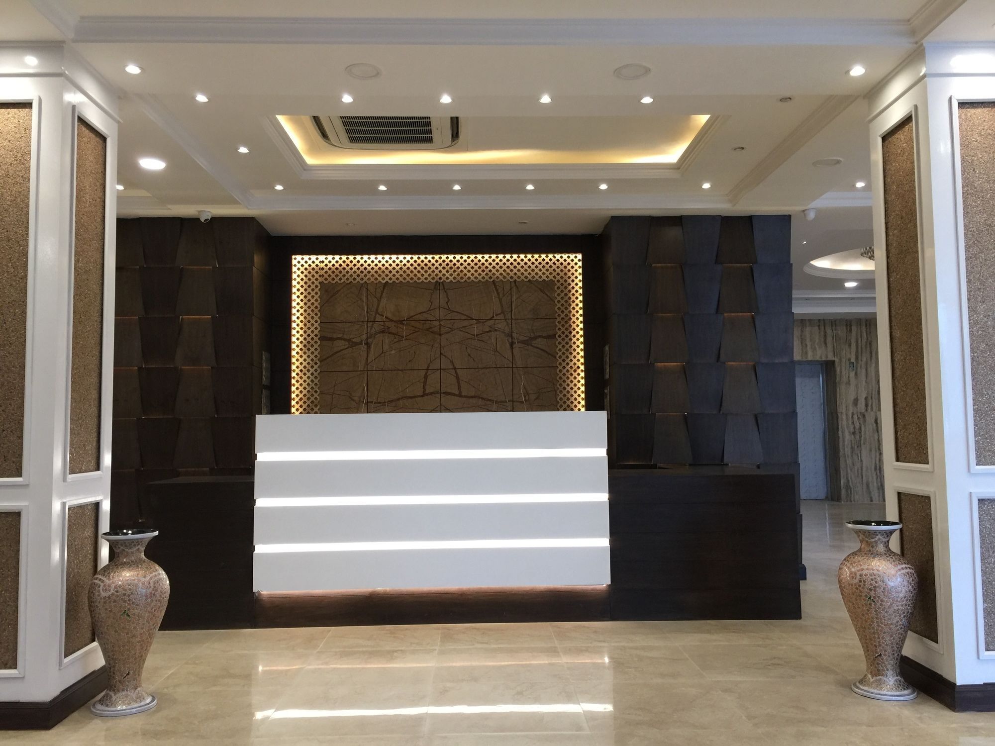 Heritage Luxury Srīnagar Екстериор снимка
