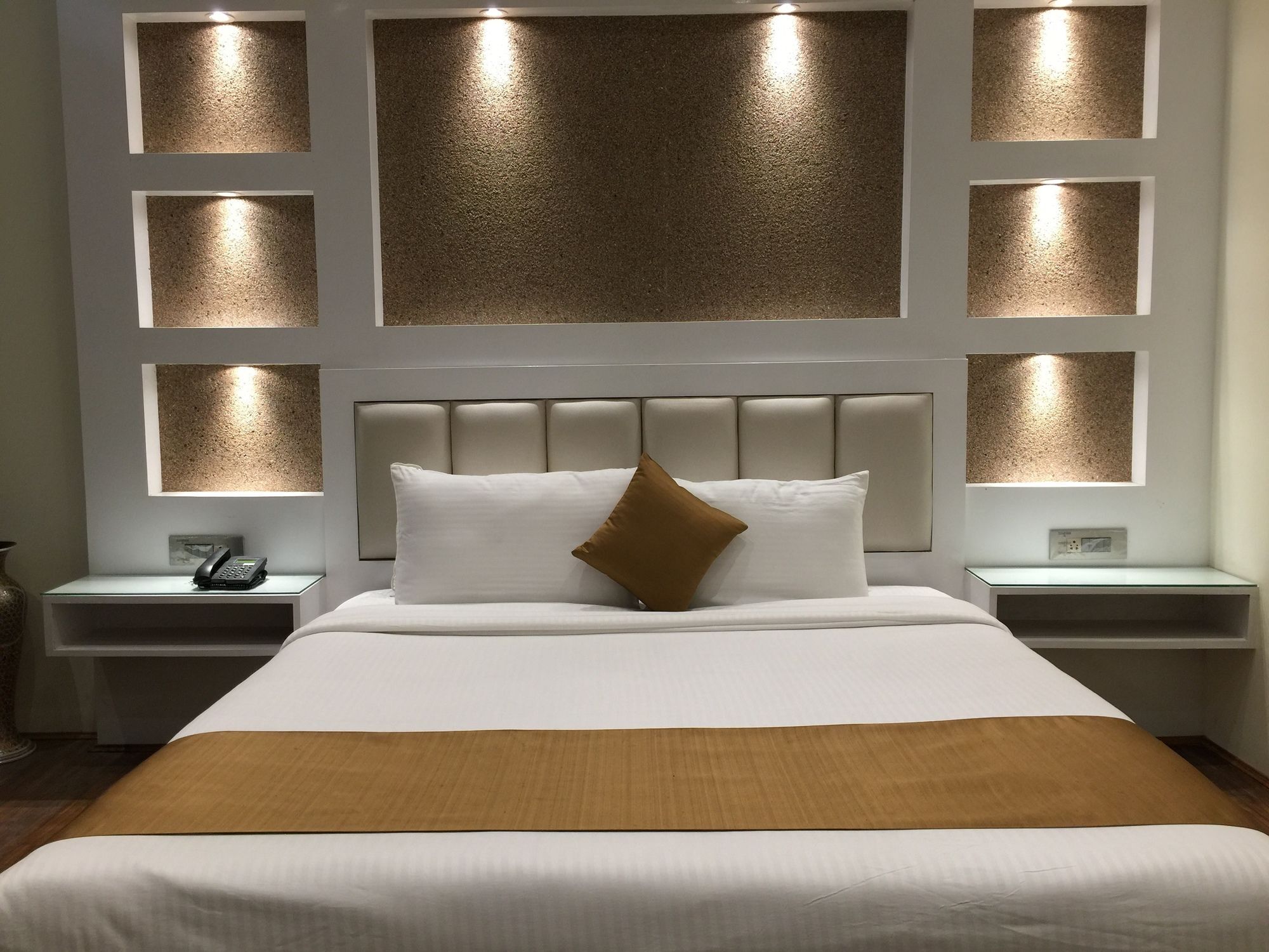 Heritage Luxury Srīnagar Екстериор снимка