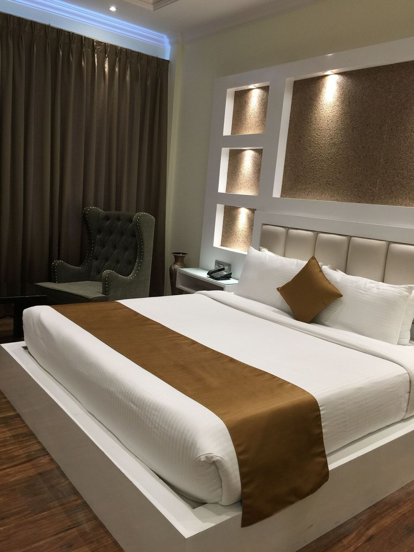 Heritage Luxury Srīnagar Екстериор снимка