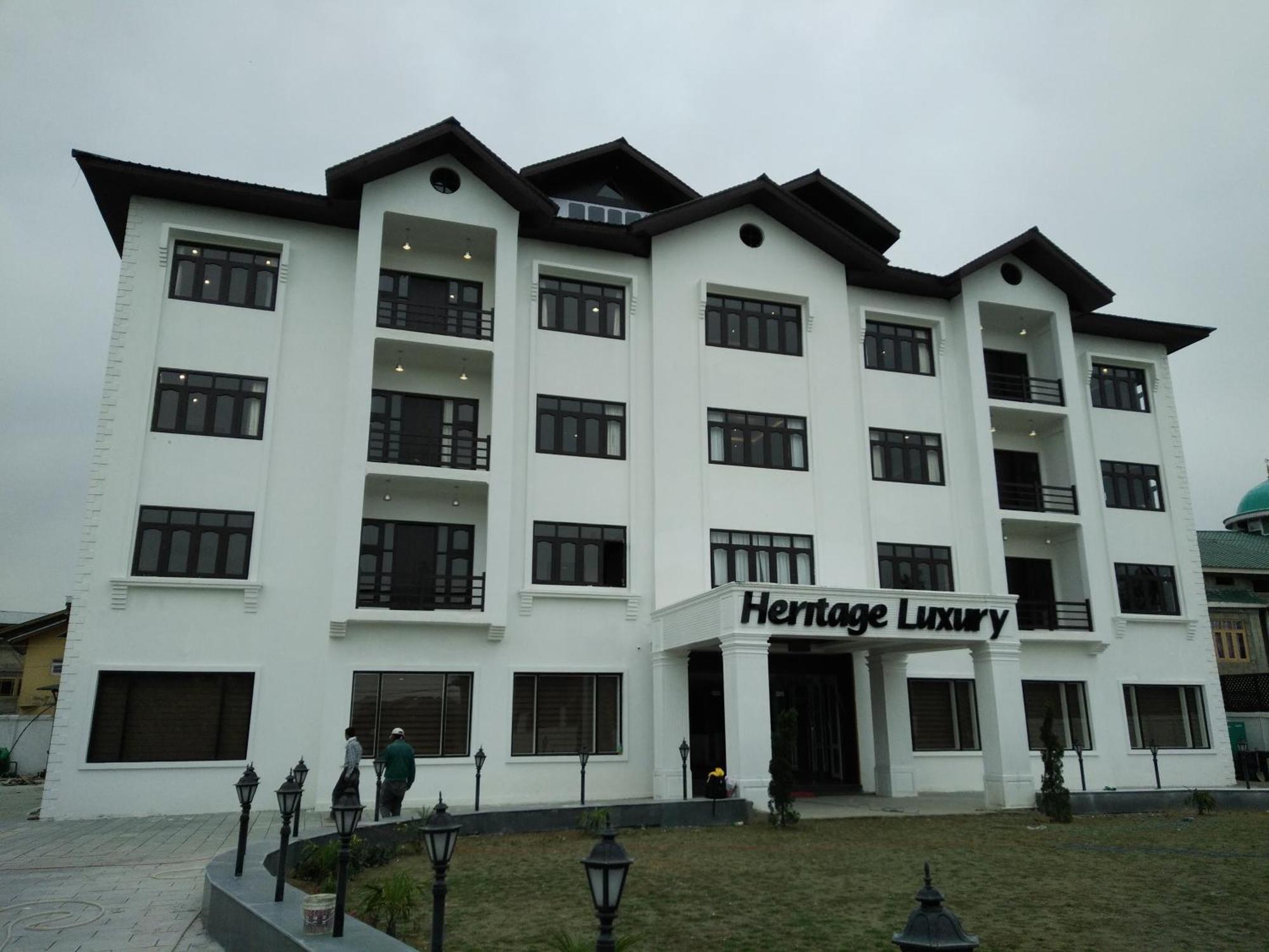 Heritage Luxury Srīnagar Екстериор снимка